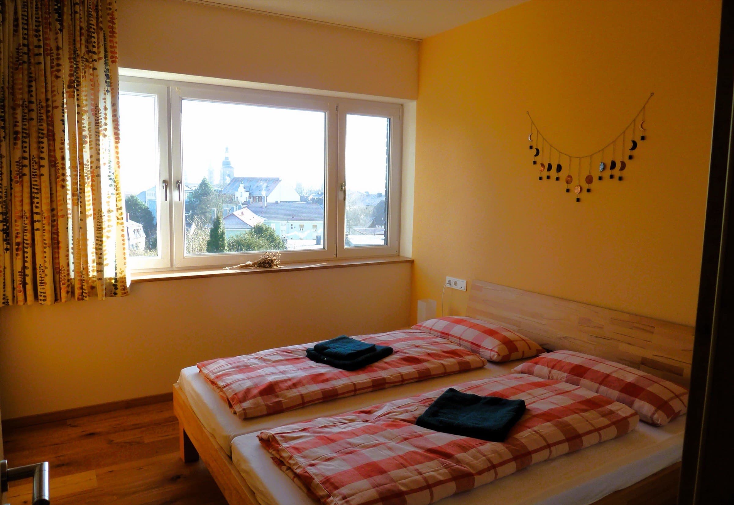 Schlafzimmer 1